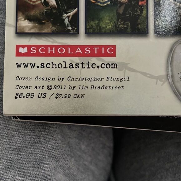 Vietnam and Workd War 2. great paperback books‎ for youth - Picture 4 of 4